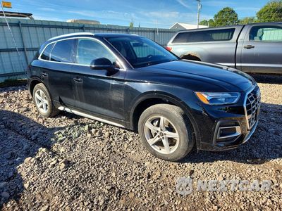 Czwarte zdjęcie samochodu z boku: 2021 AUDI Q5 PREMIUM VIN:WA1AAAFY8M2059144 - miniatura