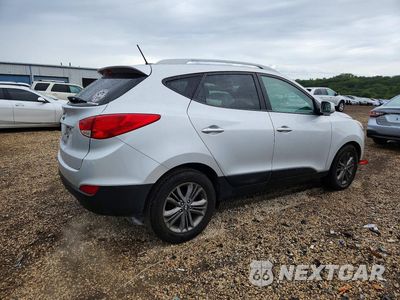 Trzecie zdjęcie samochodu z tyłu: 2015 HYUNDAI TUCSON SE VIN:KM8JU3AGXFU975558 - miniatura