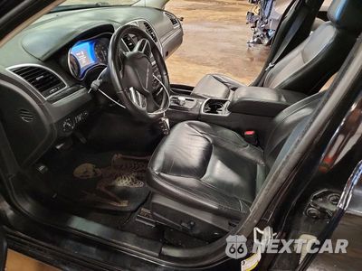 Zdjęcie 7 z 12 samochodu: 2018 CHRYSLER 300 TOURING VIN:2C3CCAAG9JH307979 - miniatura