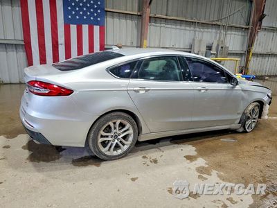 Trzecie zdjęcie samochodu z tyłu: 2019 FORD FUSION SEL VIN:3FA6P0CD8KR150600 - miniatura