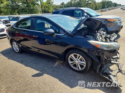 Czwarte zdjęcie samochodu z boku: 2018 CHEVROLET CRUZE LT VIN:1G1BE5SM9J7238146 - miniatura