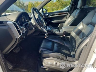 Zdjęcie 7 z 13 samochodu: 2014 PORSCHE CAYENNE VIN:WP1AF2A2XELA33123 - miniatura