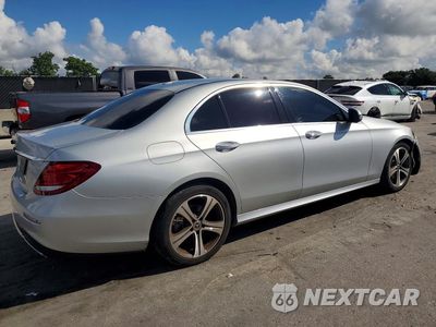Trzecie zdjęcie samochodu z tyłu: 2020 MERCEDES-BENZ E 350 VIN:WDDZF8DBXLA755337 - miniatura