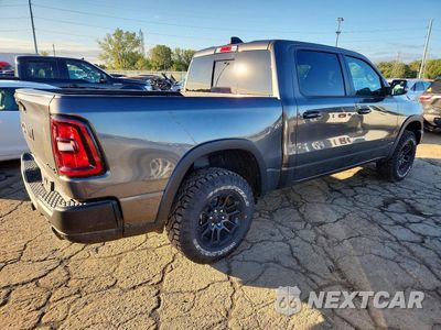 Trzecie zdjęcie samochodu z tyłu: 2026 RAM 1500 REBEL VIN:1C6SRFLPXTN260320 - miniatura