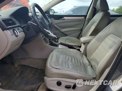 Zdjęcie 7 z 12 samochodu: 2012 VOLKSWAGEN PASSAT SE VIN:1VWBM7A3XCC061080 - miniatura