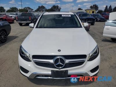 Piąte zdjęcie samochodu w środku: 2019 MERCEDES-BENZ GLC COUPE 300 4MATIC VIN:WDC0J4KB9KF637904 - miniatura