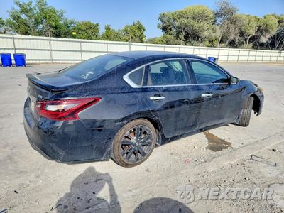Trzecie zdjęcie samochodu z tyłu: 2017 NISSAN ALTIMA 2.5 SR VIN:1N4AL3APXHC272144 - miniatura