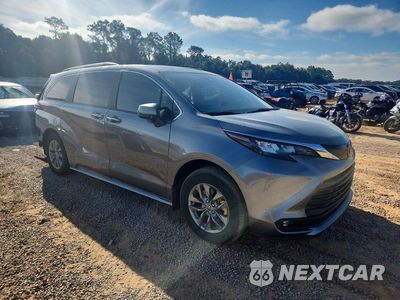 Czwarte zdjęcie samochodu z boku: 2026 TOYOTA SIENNA XLE 8-PASSENGER VIN:5TDYRKEC2TS303869 - miniatura