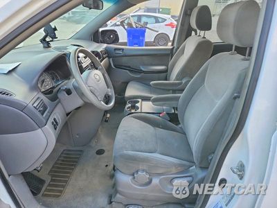 Zdjęcie 7 z 13 samochodu: 2004 TOYOTA SIENNA LE 7 PASSENGER VIN:5TDZA23C74S059023 - miniatura