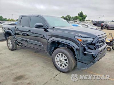 Czwarte zdjęcie samochodu z boku: 2025 TOYOTA TACOMA SR VIN:3TYKD5HN4ST038331 - miniatura