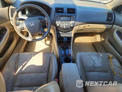 Zdjęcie 8 z 12 samochodu: 2007 HONDA ACCORD EX VIN:1HGCM56877A049505 - miniatura