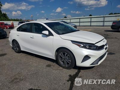 Czwarte zdjęcie samochodu z boku: 2022 KIA FORTE LXS VIN:3KPF24AD2NE496236 - miniatura
