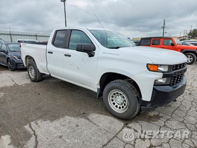 Czwarte zdjęcie samochodu z boku: 2019 CHEVROLET SILVERADO K1500 VIN:1GCRYAEF7KZ213349 - miniatura