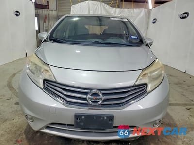 Piąte zdjęcie samochodu w środku: 2016 NISSAN VERSA NOTE SV VIN:3N1CE2CP5GL357290 - miniatura