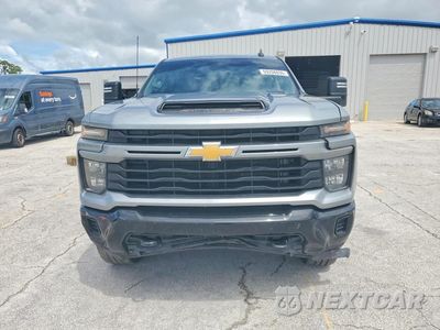 Piąte zdjęcie samochodu w środku: 2024 CHEVROLET SILVERADO K2500 CUSTOM VIN:2GC4YME75R1189480 - miniatura