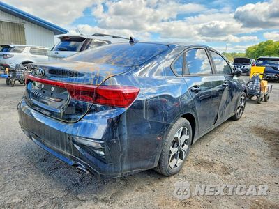Trzecie zdjęcie samochodu z tyłu: 2019 KIA FORTE LXS VIN:3KPF24AD9KE102503 - miniatura
