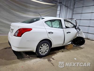 Trzecie zdjęcie samochodu z tyłu: 2019 NISSAN VERSA S VIN:3N1CN7AP5KL803415 - miniatura