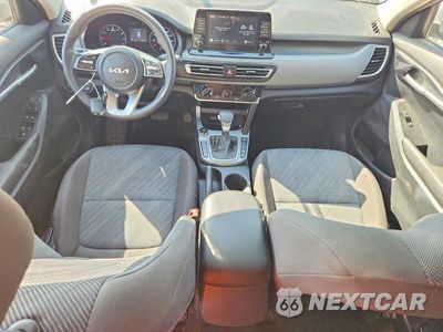 Zdjęcie 8 z 13 samochodu: 2022 KIA SELTOS LX VIN:KNDEPCAA8N7316531 - miniatura