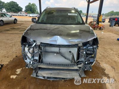 Piąte zdjęcie samochodu w środku: 2018 NISSAN ROGUE SV VIN:KNMAT2MT9JP606515 - miniatura