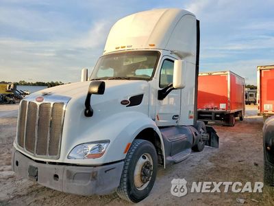2016 PETERBILT 579 SEMI TRUCK 1XPBA48X2GD339729 - główne zdjęcie licytacji z USA - miniatura