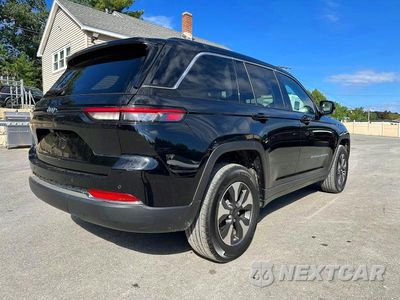 Trzecie zdjęcie samochodu z tyłu: 2023 JEEP GRAND CHEROKEE LIMITED 4XE VIN:1C4RJYB66P8786449 - miniatura