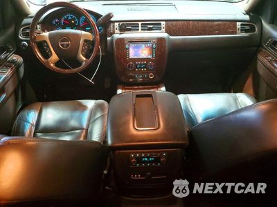Zdjęcie 8 z 13 samochodu: 2011 GMC YUKON DENALI VIN:1GKS2EEF2BR144200 - miniatura