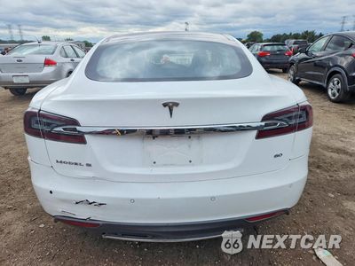 Zdjęcie 6 z 12 samochodu: 2013 TESLA MODEL S VIN:5YJSA1DG9DFP21993 - miniatura