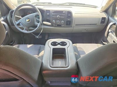 Zdjęcie 8 z 12 samochodu: 2011 CHEVROLET SILVERADO K1500 LS VIN:3GCPKREA0BG355215 - miniatura