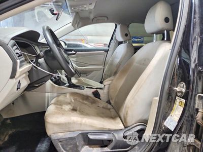 Zdjęcie 7 z 12 samochodu: 2019 VOLKSWAGEN JETTA S VIN:3VWC57BUXKM256795 - miniatura