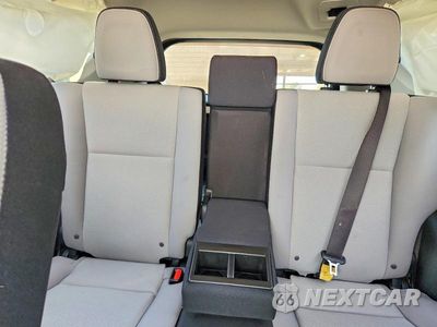 Zdjęcie 10 z 13 samochodu: 2018 TOYOTA RAV4 XLE VIN:JTMWFREV8JD120463 - miniatura