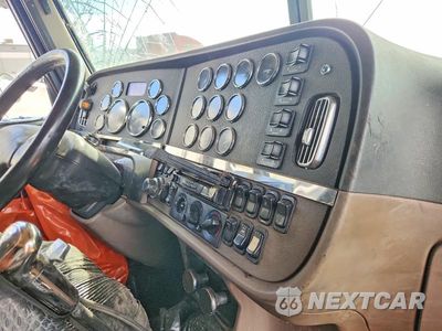 Zdjęcie 9 z 14 samochodu: 2019 PETERBILT 389 SEMI TRUCK VIN:1XPXD49X8KD630272 - miniatura
