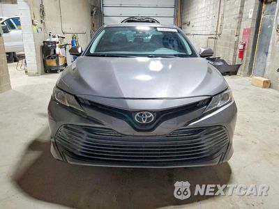 Piąte zdjęcie samochodu w środku: 2019 TOYOTA CAMRY LE VIN:4T1B31HK9KU517395 - miniatura