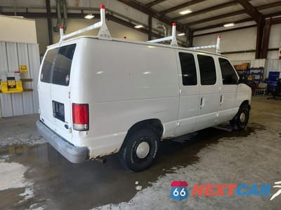 Trzecie zdjęcie samochodu z tyłu: 2000 FORD ECONOLINE E150 VAN VIN:1FTRE1427YHA35707 - miniatura