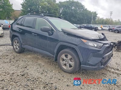 Czwarte zdjęcie samochodu z boku: 2022 TOYOTA RAV4 LE VIN:JTMLWRFV1ND147172 - miniatura