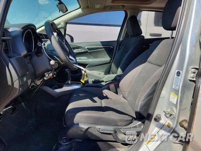 Zdjęcie 7 z 12 samochodu: 2016 HONDA FIT EX VIN:JHMGK5H71GX041969 - miniatura