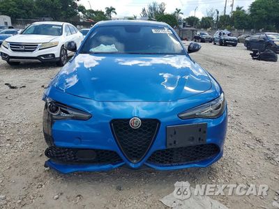 Piąte zdjęcie samochodu w środku: 2019 ALFA ROMEO GIULIA VIN:ZARFANAN9K7623390 - miniatura