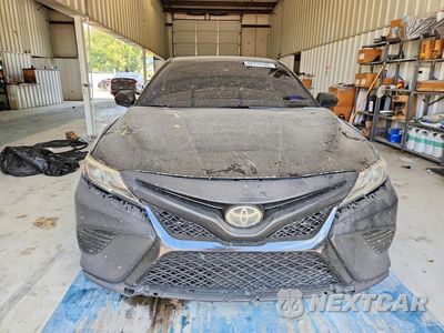 Piąte zdjęcie samochodu w środku: 2019 TOYOTA CAMRY SE VIN:4T1B11HK8KU167134 - miniatura