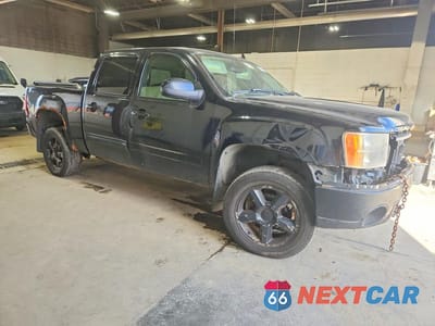 Czwarte zdjęcie samochodu z boku: 2007 GMC NEW SIERRA K1500 VIN:2GTEK13M671566537 - miniatura