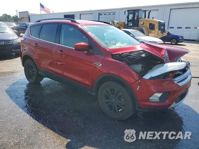 Czwarte zdjęcie samochodu z boku: 2018 FORD ESCAPE SE VIN:1FMCU0GD2JUA93958 - miniatura
