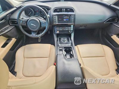 Zdjęcie 8 z 13 samochodu: 2018 JAGUAR XE PREMIUM VIN:SAJAJ4FX8JCP21956 - miniatura