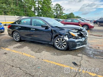 Czwarte zdjęcie samochodu z boku: 2017 NISSAN ALTIMA 2.5 SV VIN:1N4AL3AP1HC272498 - miniatura