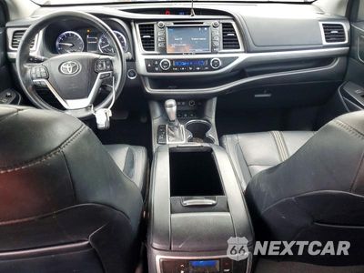 Zdjęcie 8 z 13 samochodu: 2017 TOYOTA HIGHLANDER SE VIN:5TDJZRFH9HS375826 - miniatura