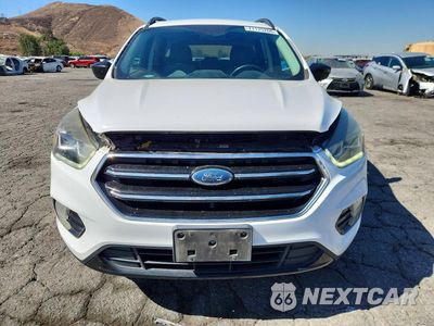 Piąte zdjęcie samochodu w środku: 2018 FORD ESCAPE SE VIN:1FMCU0GD9JUB14322 - miniatura