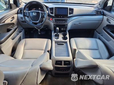 Zdjęcie 8 z 12 samochodu: 2017 HONDA PILOT EXL VIN:5FNYF6H57HB086702 - miniatura