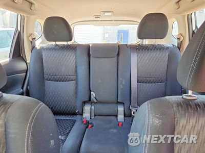 Zdjęcie 10 z 13 samochodu: 2017 NISSAN ROGUE S VIN:KNMAT2MT2HP569477 - miniatura