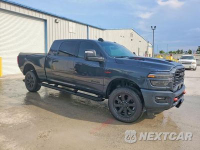 Czwarte zdjęcie samochodu z boku: 2025 RAM 2500 LARAMIE VIN:3C63R5NL5SG579754 - miniatura