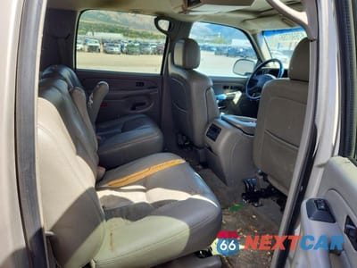 Zdjęcie 10 z 12 samochodu: 2004 CHEVROLET SUBURBAN K1500 VIN:3GNFK16Z24G298804 - miniatura