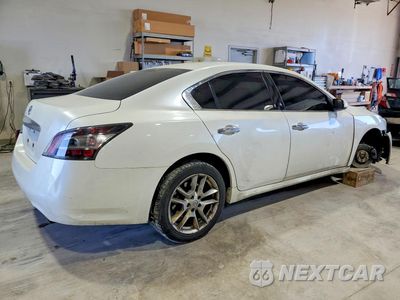 Trzecie zdjęcie samochodu z tyłu: 2014 NISSAN MAXIMA 3.5 S VIN:1N4AA5AP5EC487718 - miniatura