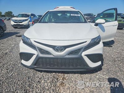 Piąte zdjęcie samochodu w środku: 2021 TOYOTA CAMRY SE VIN:4T1G11AK2MU429782 - miniatura