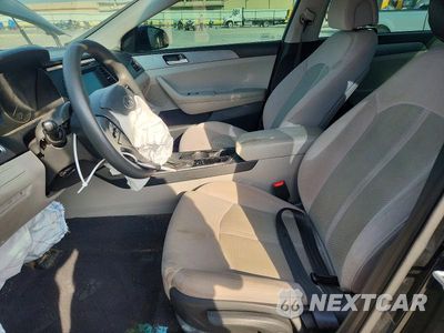 Zdjęcie 7 z 12 samochodu: 2017 HYUNDAI SONATA SE VIN:5NPE24AF7HH440273 - miniatura